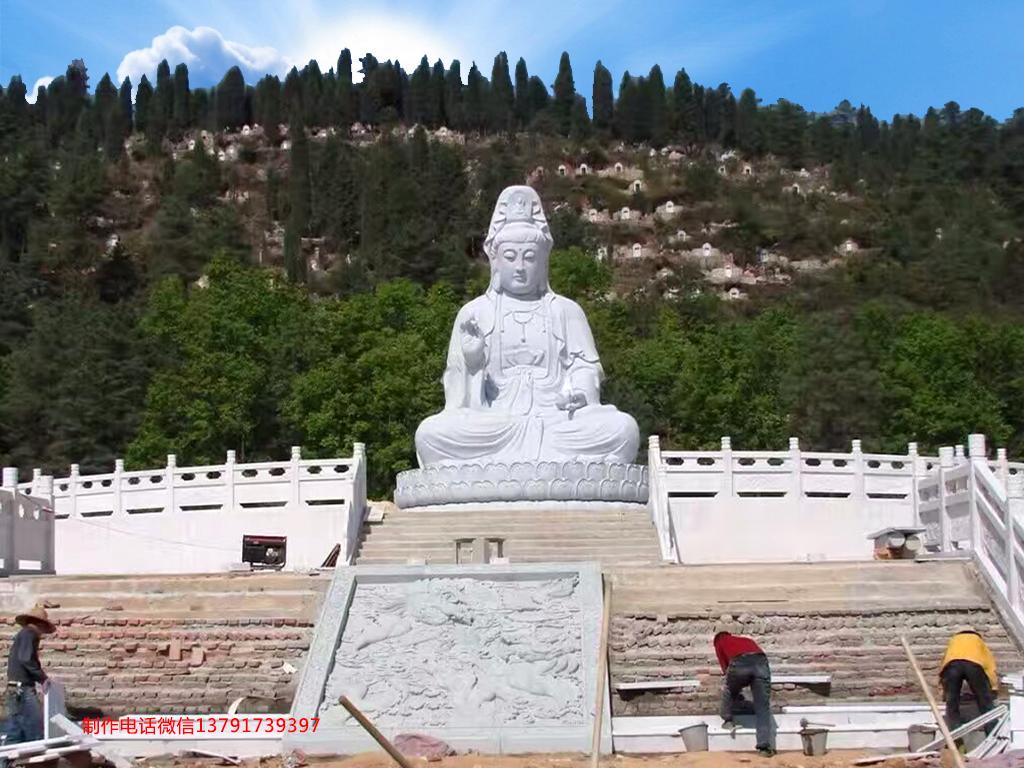 寺院大型觀音石雕像